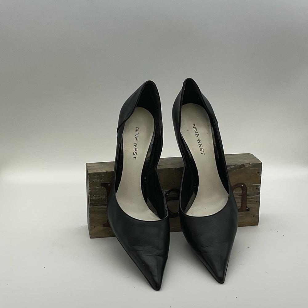Nine West Black Leather Pointed Toe Heels